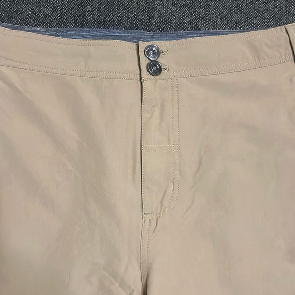 Lululemon Men’s Tan Khaki Cargo Shorts sz 40 - Picture 2 of 8